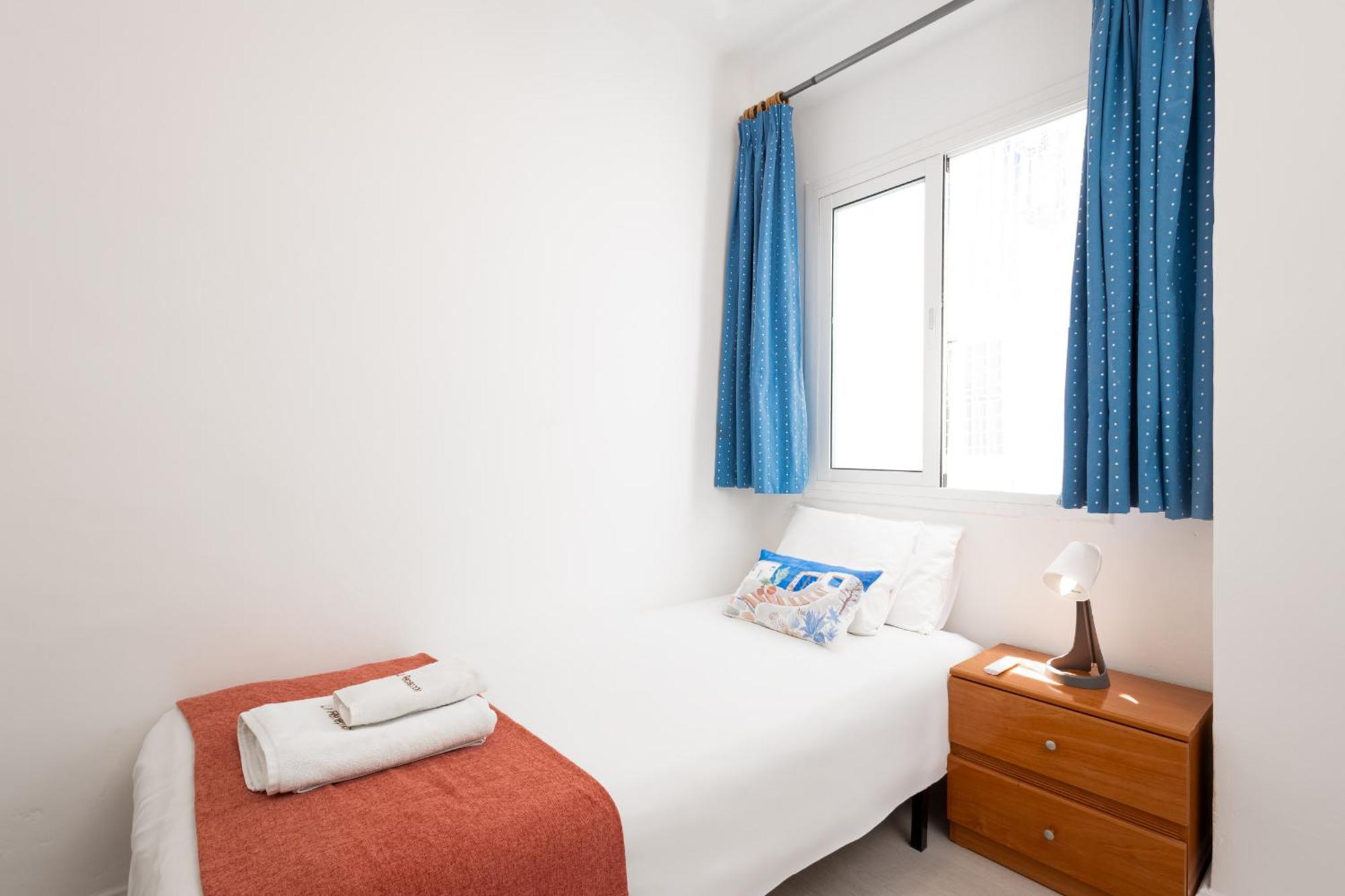 C34 Cosy 4 Bdr Close To Maria Zambrano Apartment