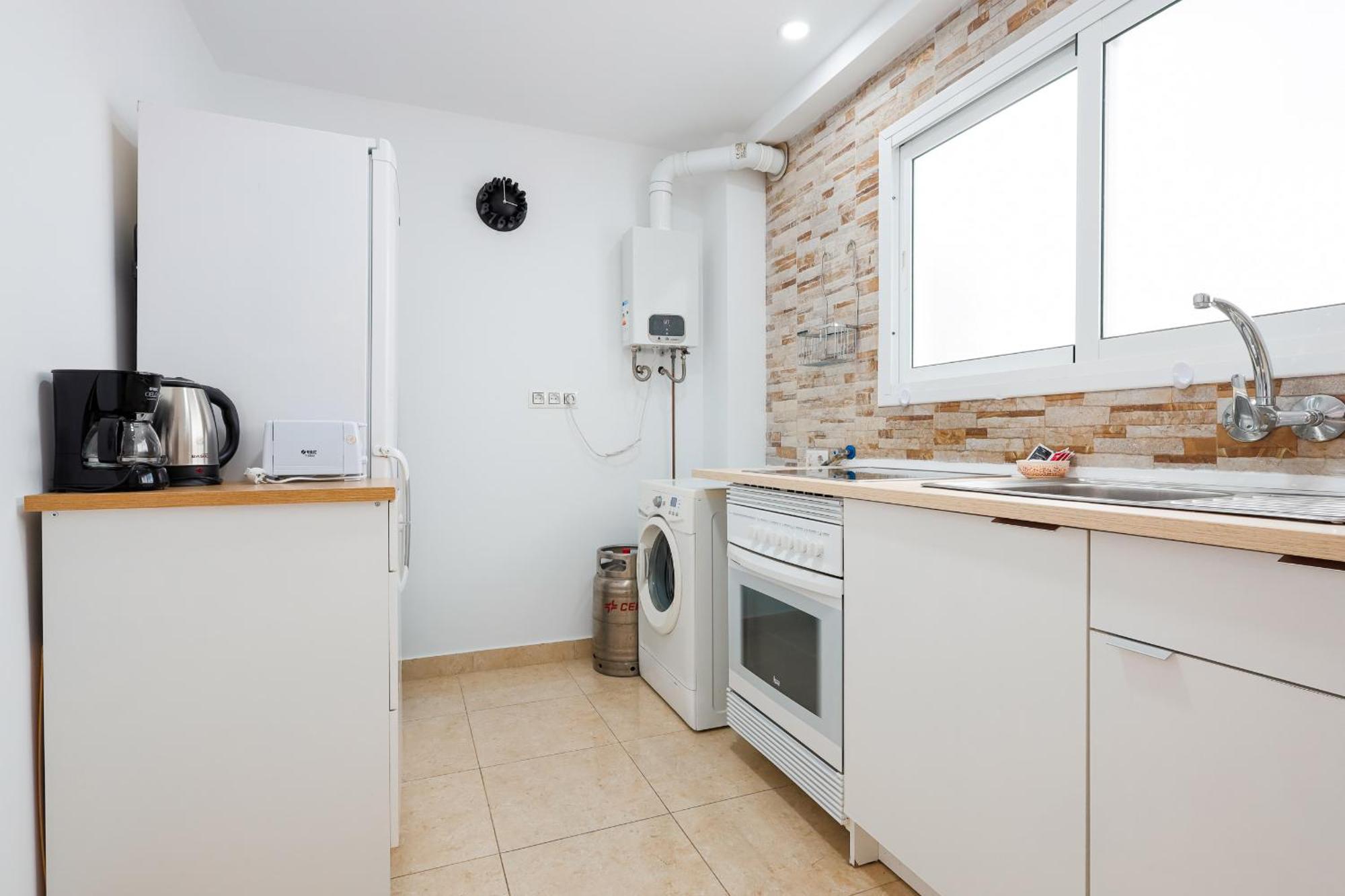 C34 Cosy 4 Bdr Close To Maria Zambrano Apartment *