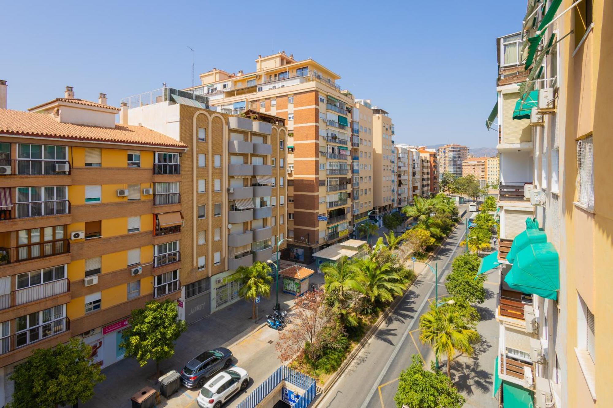 C34 Cosy 4 Bdr Close To Maria Zambrano